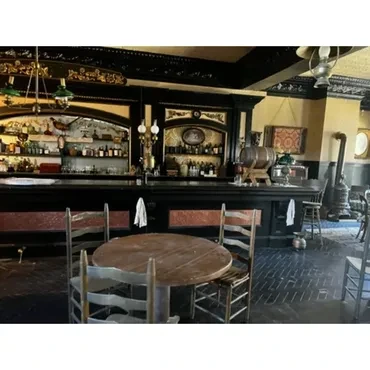 Quantum Leap Season 1 — period bar interior set dressing, Set Dresser, Universal